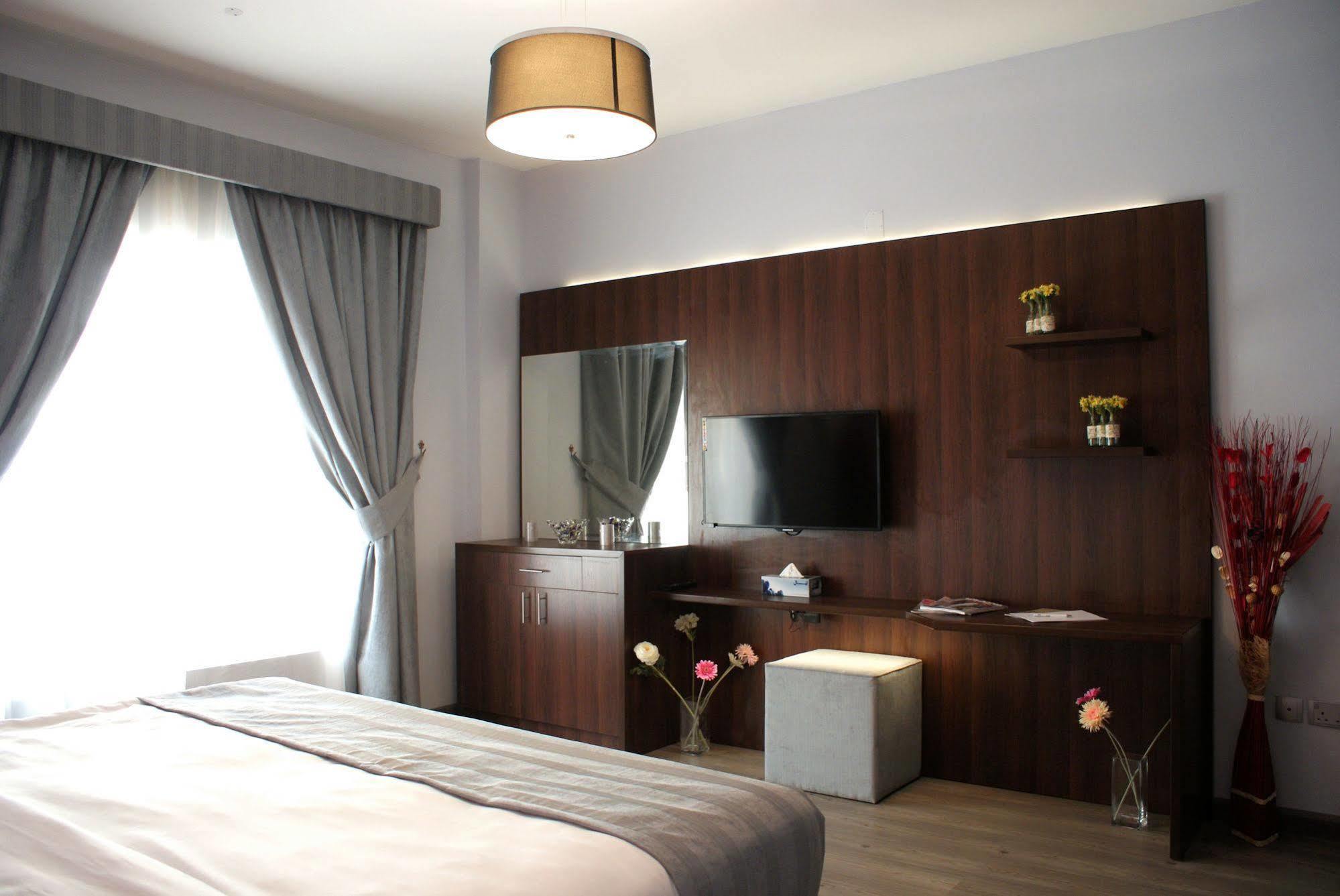วีคเอนด์ โฮเต็ล อพาร์ตเมนต์ Hotel มัสกัต ภายนอก รูปภาพ