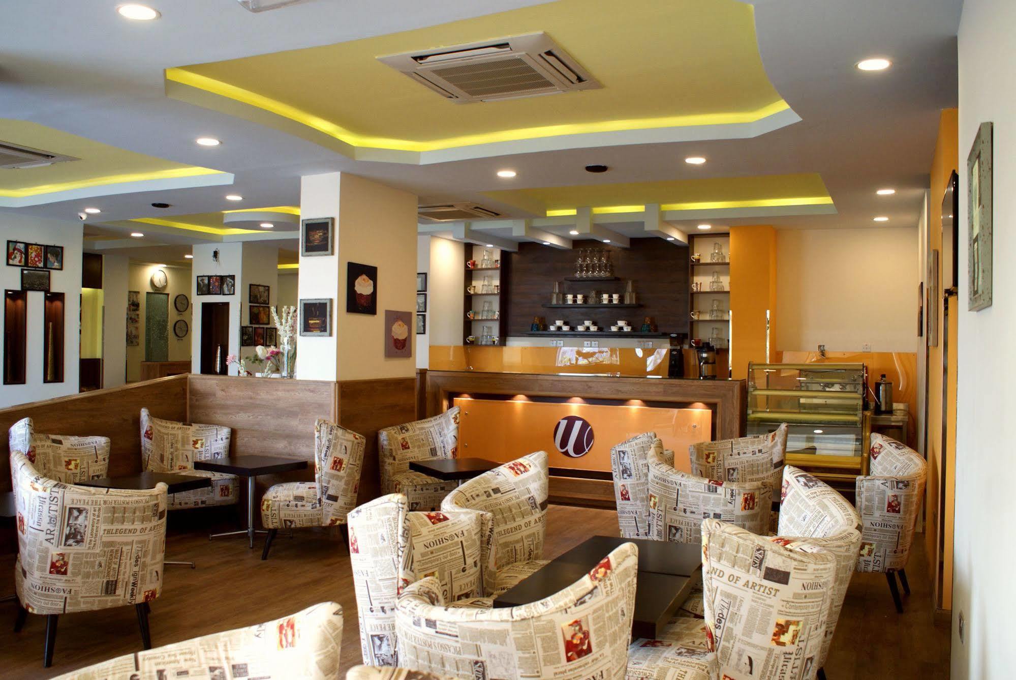 วีคเอนด์ โฮเต็ล อพาร์ตเมนต์ Hotel มัสกัต ภายนอก รูปภาพ