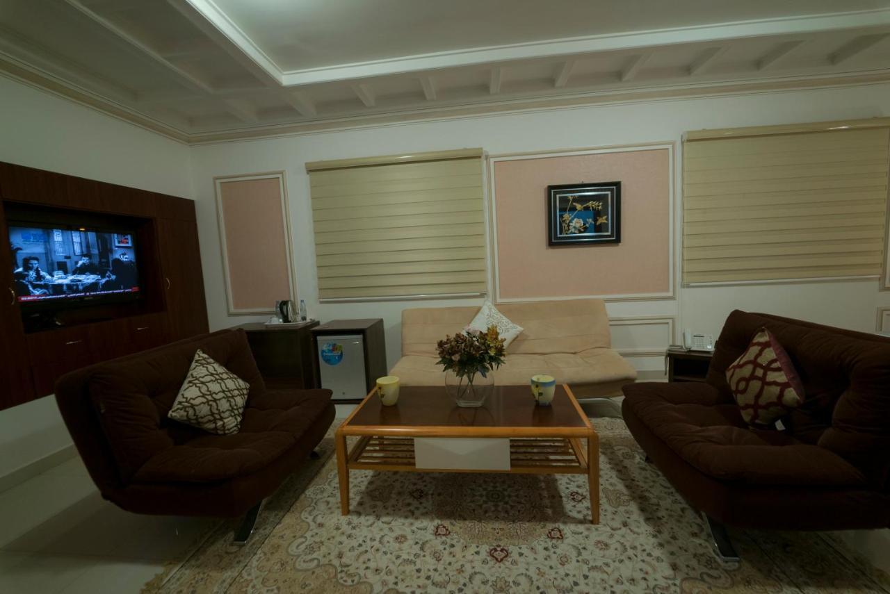วีคเอนด์ โฮเต็ล อพาร์ตเมนต์ Hotel มัสกัต ภายนอก รูปภาพ